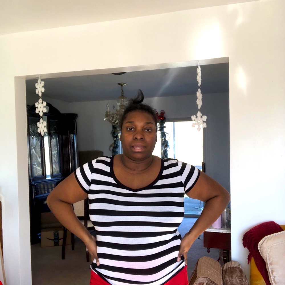 Black and whit stripped t-shirt